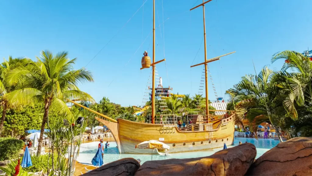 Hotel Lacqua DiRoma Park em Caldas Novas com piscinas termais — Visual Viagens